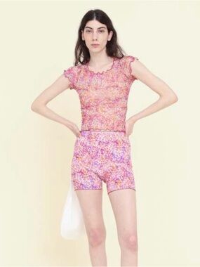 PRISCAVERA Mesh Cropped Baby Tee Lettuce Hem in LEOPARD ORCHIDS